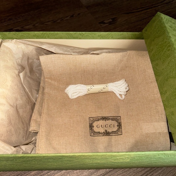 Gucci canvas sneakers - Picture 2 of 6